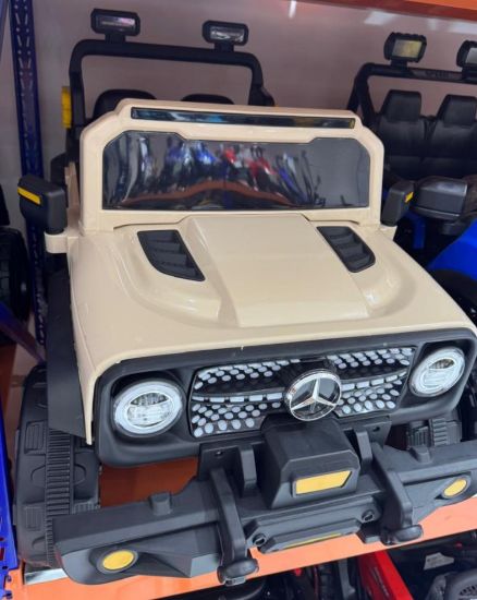 صورة جيب مرسيدس بيج مع أضاءات